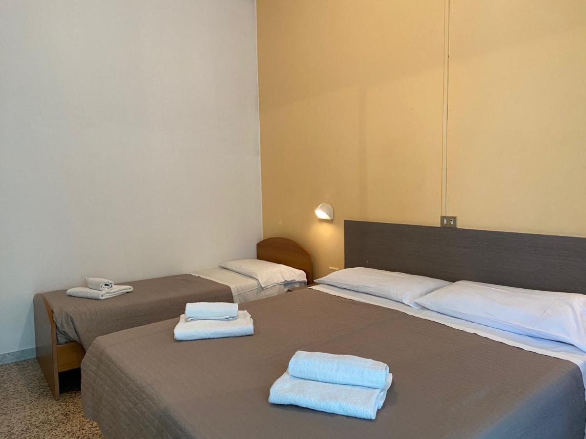 Hotel Britta Rimini Buitenkant foto