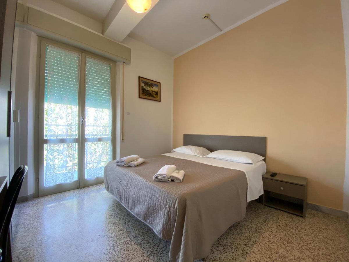 Hotel Britta Rimini Buitenkant foto