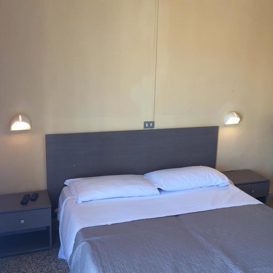 Hotel Britta Rimini Buitenkant foto