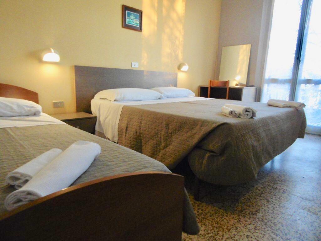 Hotel Britta Rimini Buitenkant foto