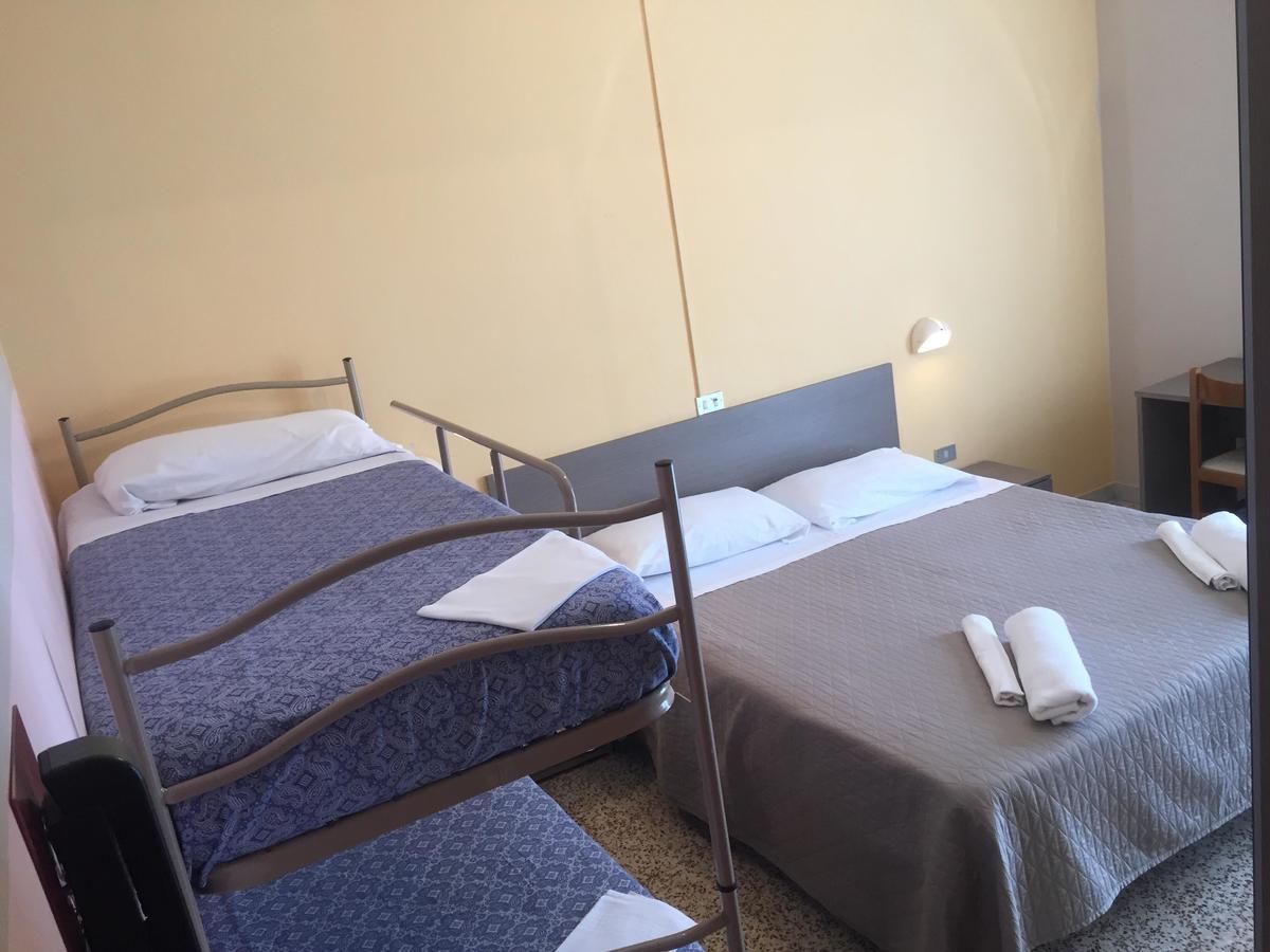 Hotel Britta Rimini Buitenkant foto