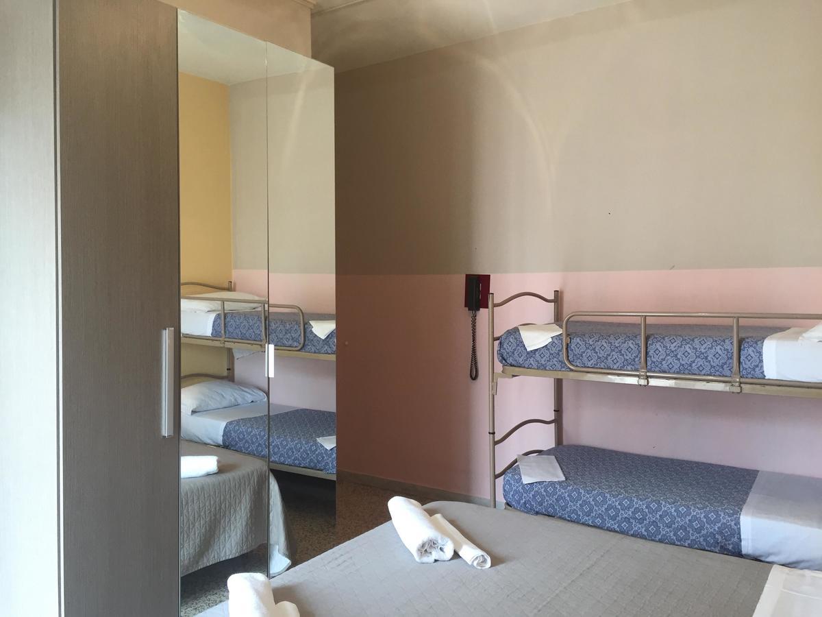 Hotel Britta Rimini Buitenkant foto