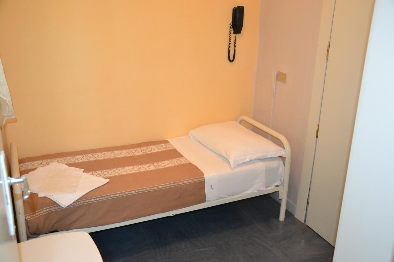 Hotel Britta Rimini Buitenkant foto