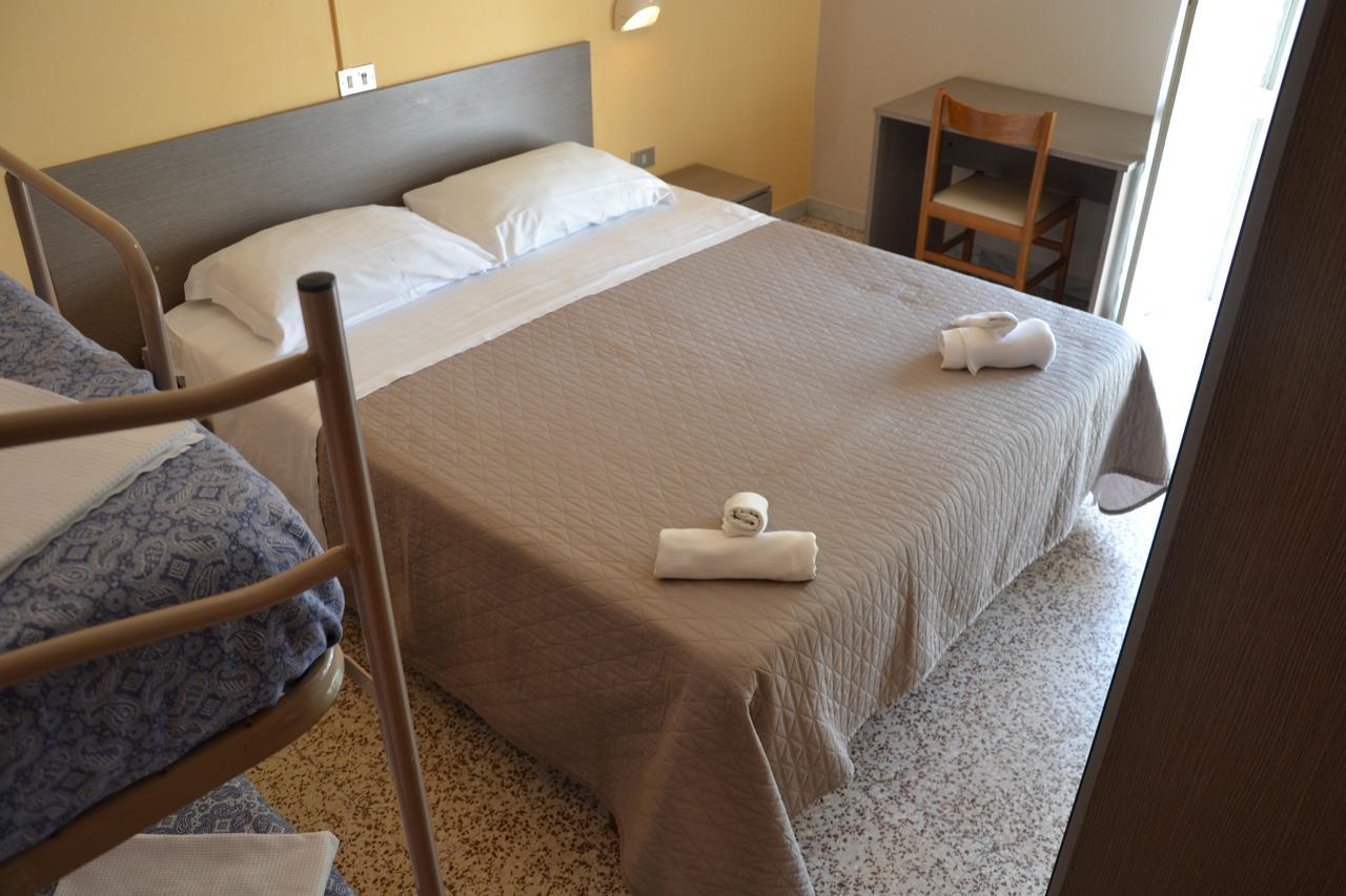 Hotel Britta Rimini Buitenkant foto