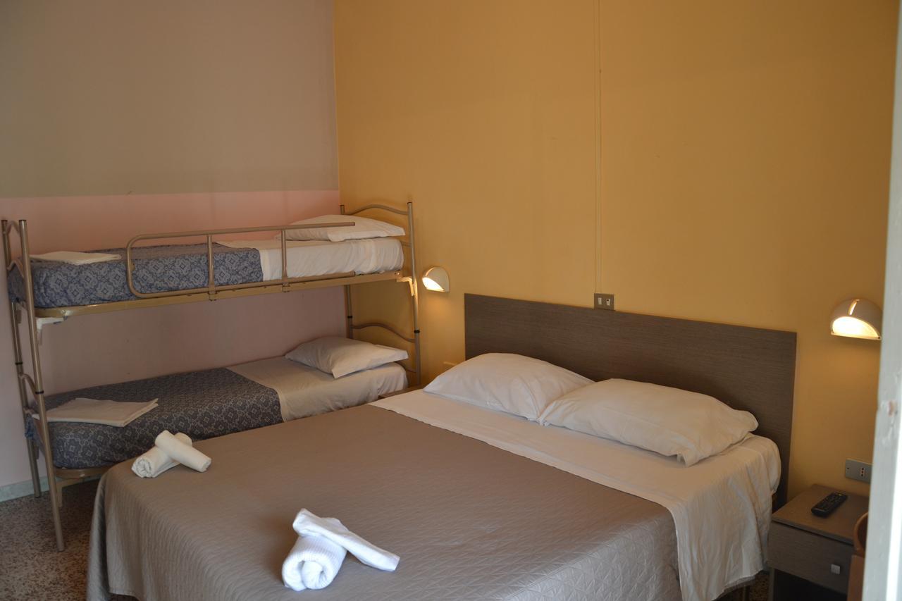 Hotel Britta Rimini Buitenkant foto