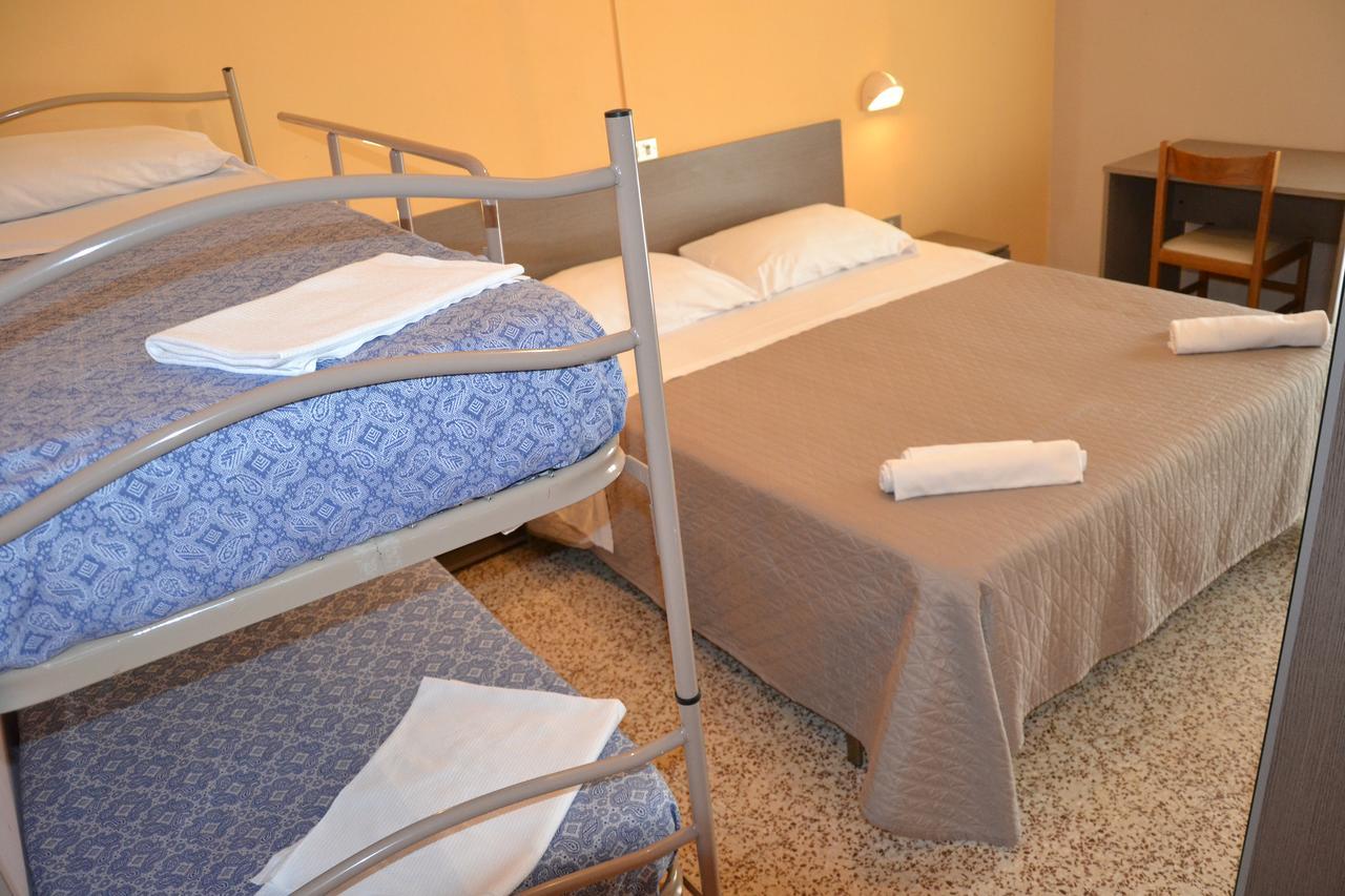 Hotel Britta Rimini Buitenkant foto
