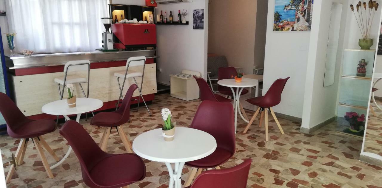 Hotel Britta Rimini Buitenkant foto
